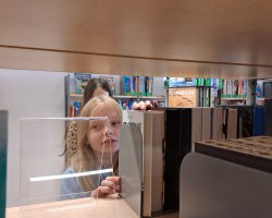 20220921Bücherei5H22.jpg