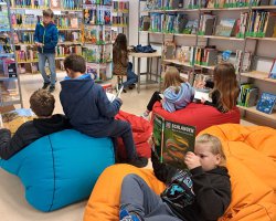 20220921Bücherei5H25.jpg